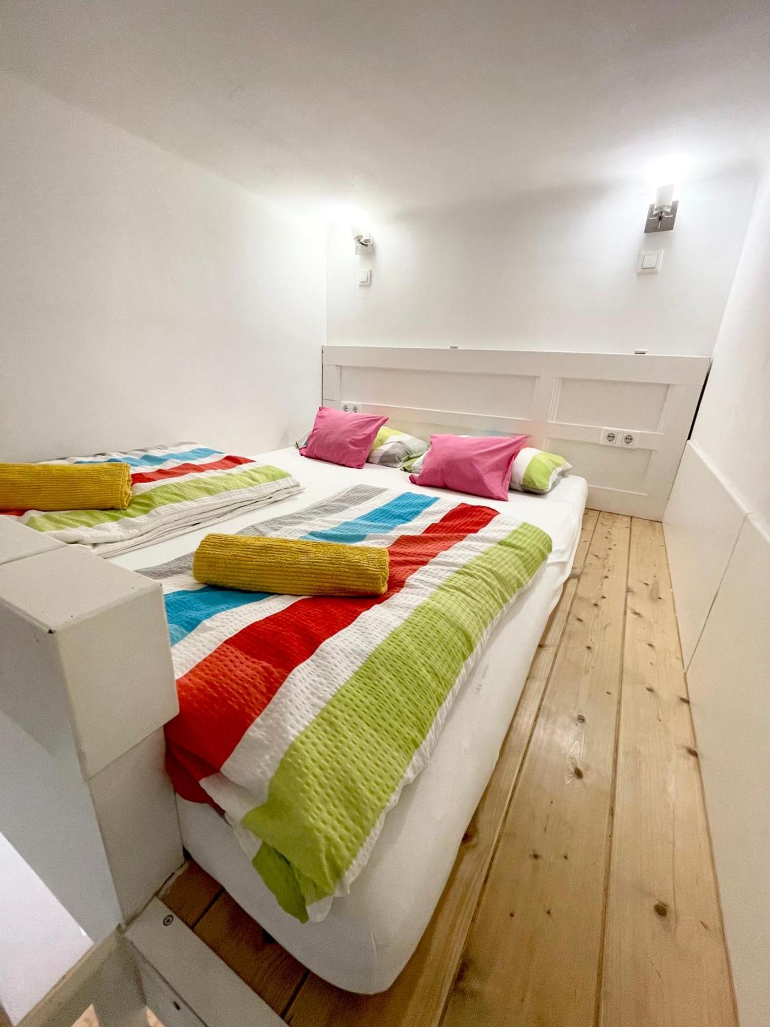 Rainbow Pearl Apartment At St Stephen' S Basilica Будапеща Екстериор снимка