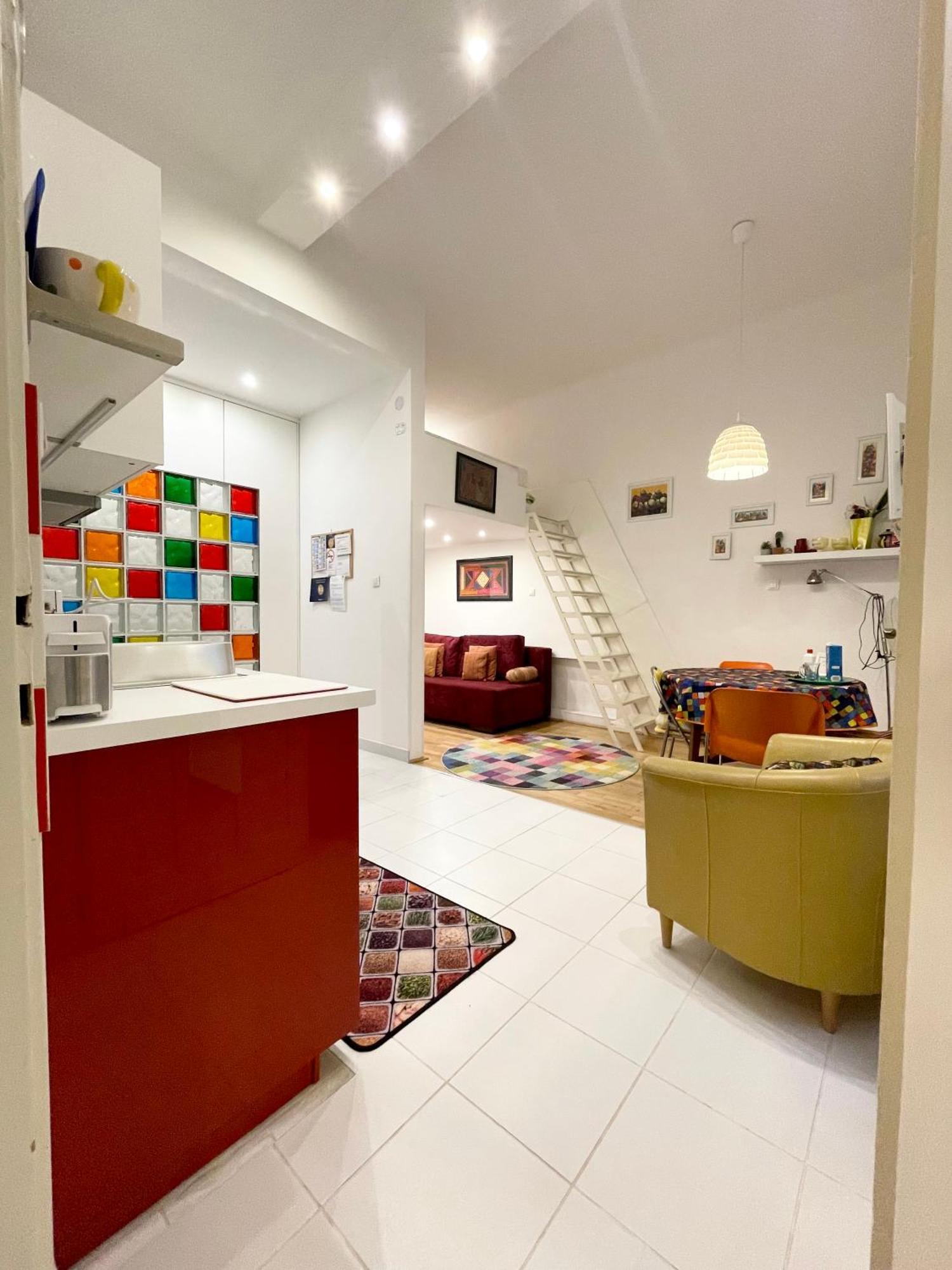 Rainbow Pearl Apartment At St Stephen' S Basilica Будапеща Екстериор снимка