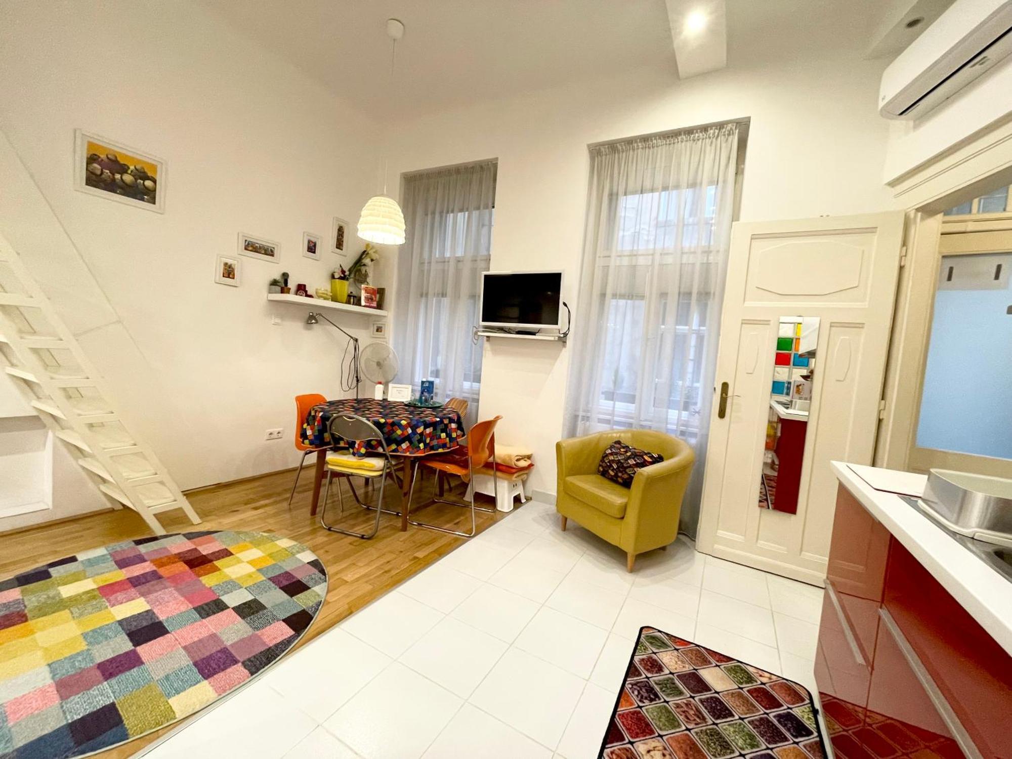 Rainbow Pearl Apartment At St Stephen' S Basilica Будапеща Екстериор снимка
