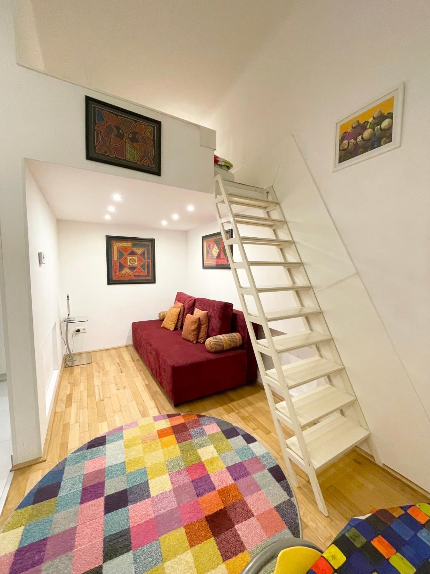 Rainbow Pearl Apartment At St Stephen' S Basilica Будапеща Екстериор снимка
