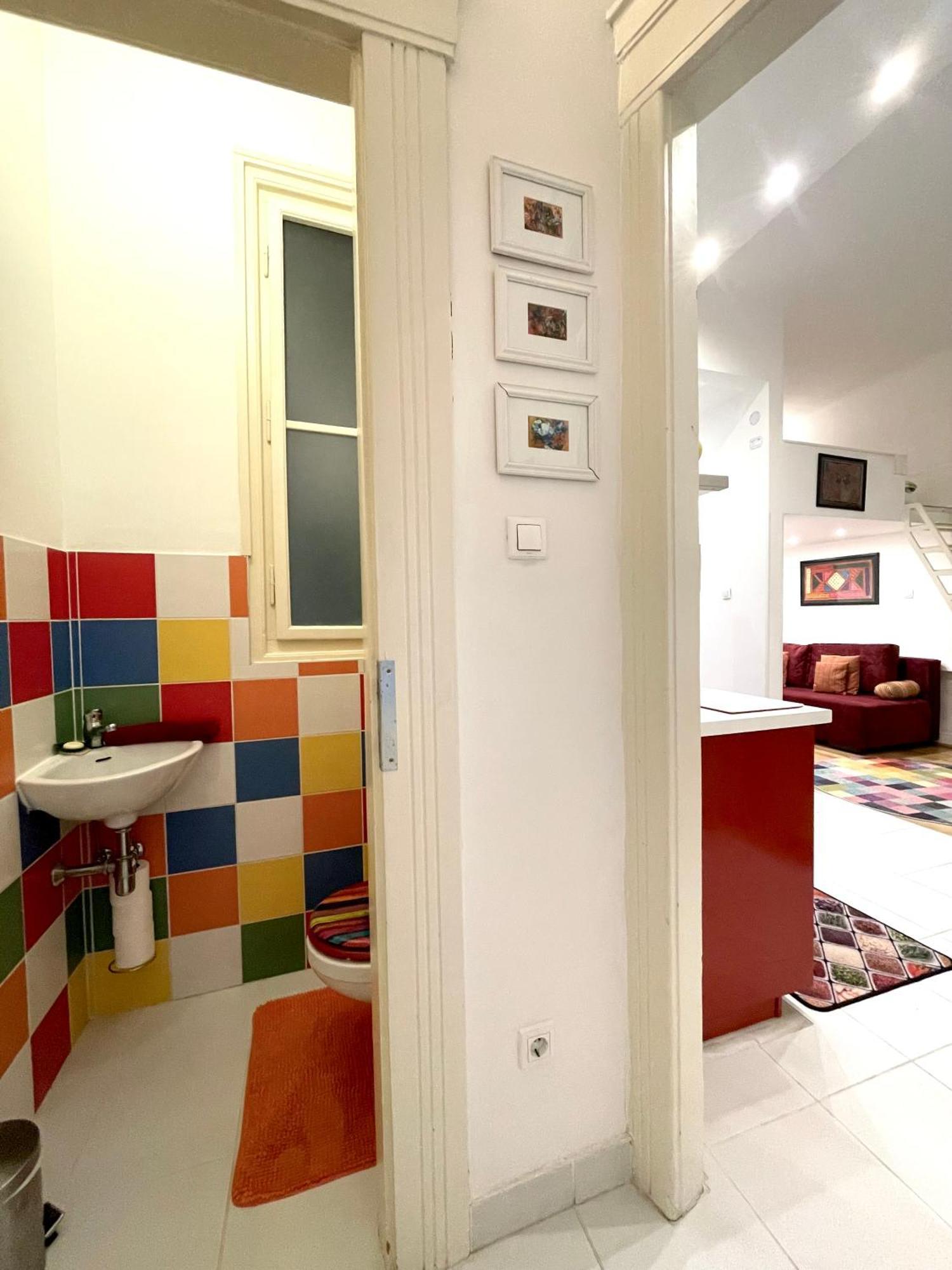 Rainbow Pearl Apartment At St Stephen' S Basilica Будапеща Екстериор снимка