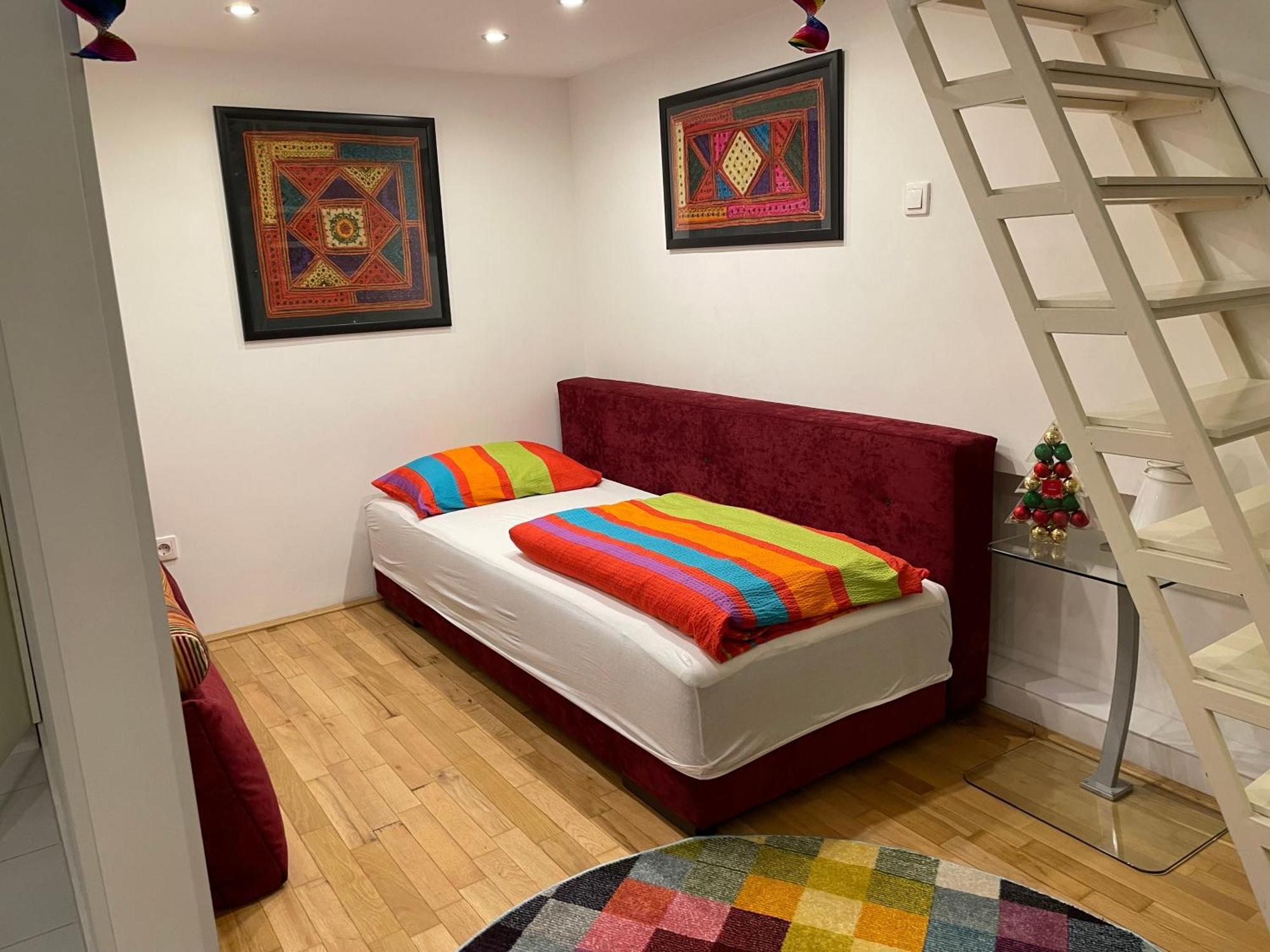 Rainbow Pearl Apartment At St Stephen' S Basilica Будапеща Екстериор снимка