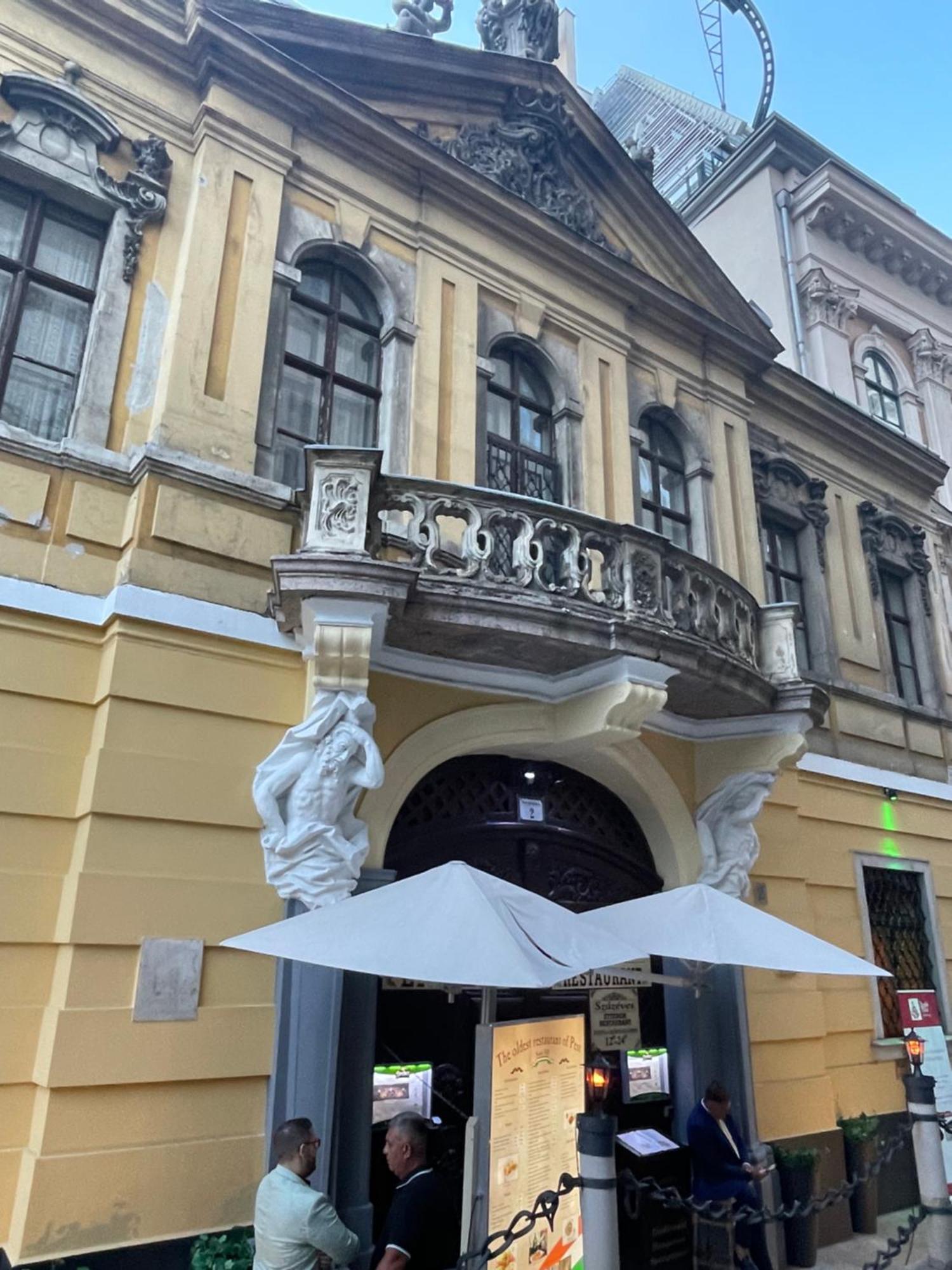 Rainbow Pearl Apartment At St Stephen' S Basilica Будапеща Екстериор снимка