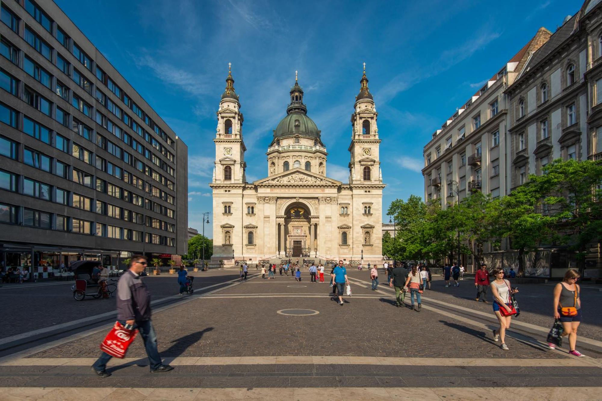 Rainbow Pearl Apartment At St Stephen' S Basilica Будапеща Екстериор снимка